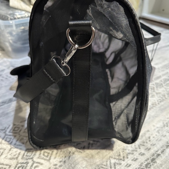 ALO Yoga Black Duffel Bag - Picture 5 of 5
